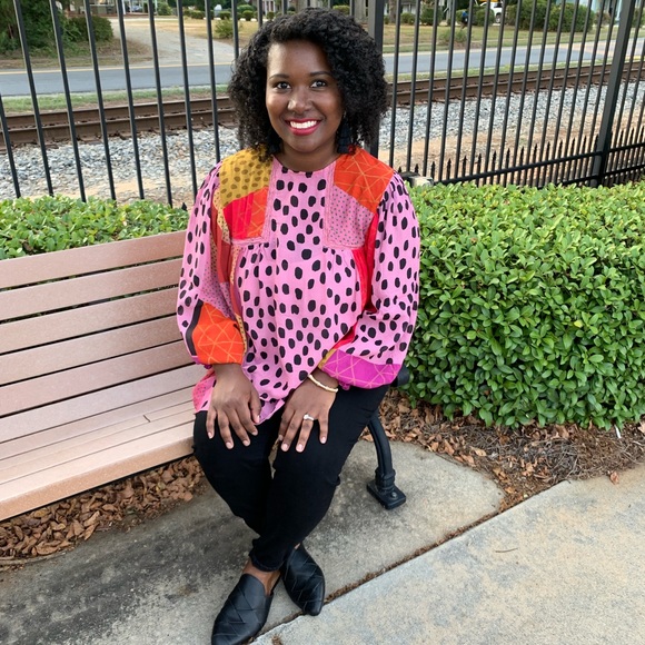 Meet your Posher, Jessica - Picture 1 of 2